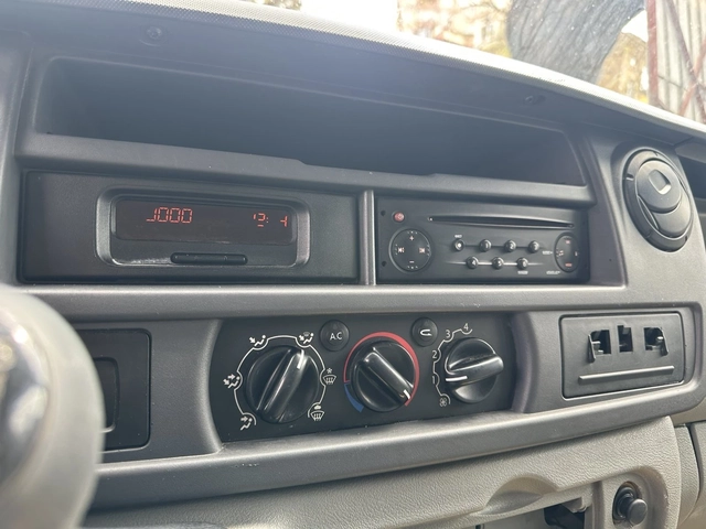 Renault Master 2.5dci - автомобили, коли, обяви за нови и употребявани 9