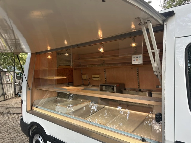 Renault Master TD - автомобили, коли, обяви за нови и употребявани 8