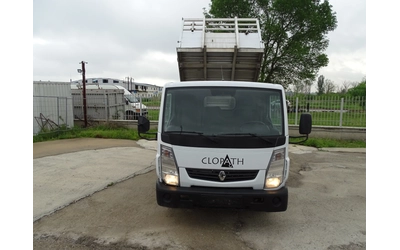 renault-maxity - 1