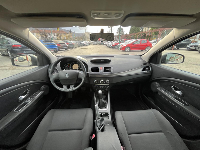 Renault Megane 1.5 disel - автомобили, коли, обяви за нови и употребявани 15