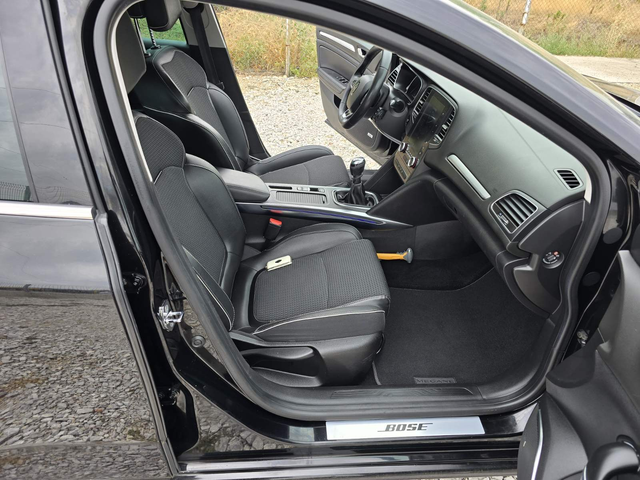 Renault Megane 1.5DCI BOSE - автомобили, коли, обяви за нови и употребявани 10