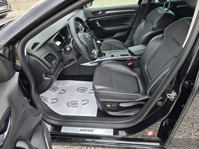 Renault Megane 1.5DCI BOSE - автомобили, коли, обяви за нови и употребявани 9
