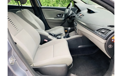 Renault Megane 1.6 i - автомобили, коли, обяви за нови и употребявани 12