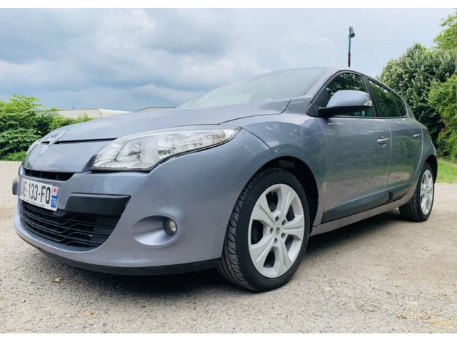 Renault Megane 1.6 i - автомобили, коли, обяви за нови и употребявани 2