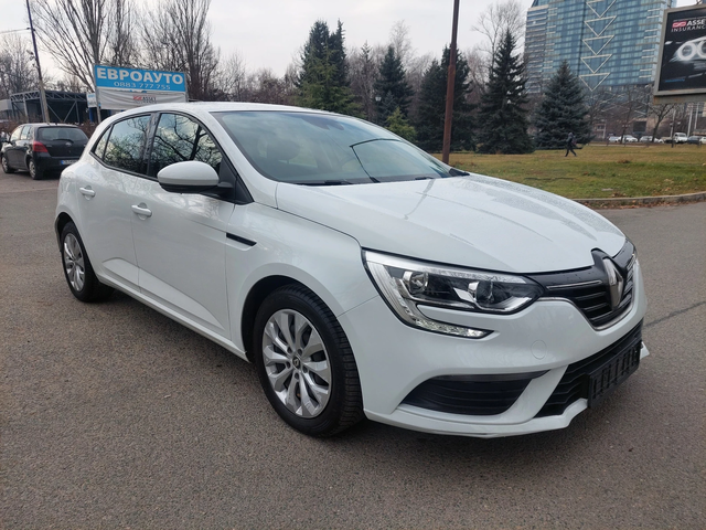 Renault Megane 1, 5dci 116ps LED - автомобили, коли, обяви за нови и употребявани 0