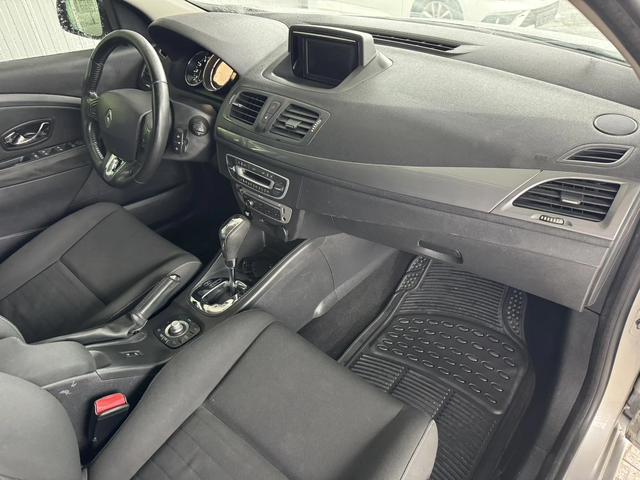 Renault Megane 1.5* 110ps* НАВИ* ПАРКТРОНИК - автомобили, коли, обяви за нови и употребявани 9