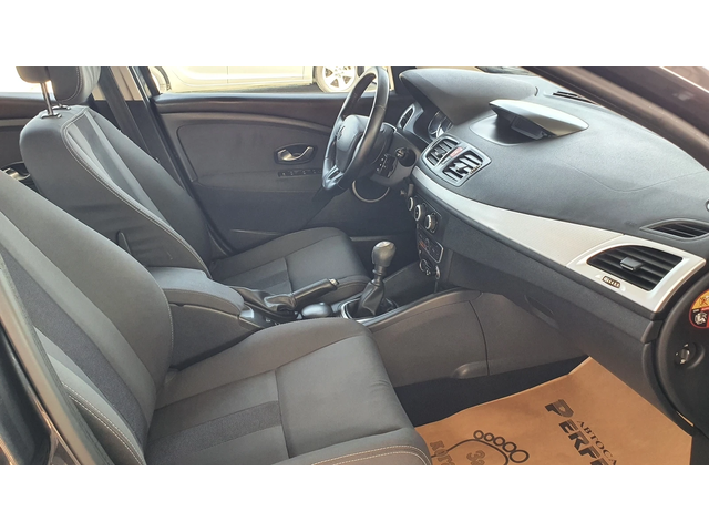Renault Megane 1.5dci 110к.с. - автомобили, коли, обяви за нови и употребявани 13