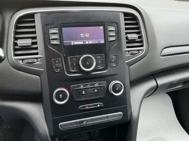 Renault Megane 1.5 dCi 115 к.с 6M/T - автомобили, коли, обяви за нови и употребявани 10