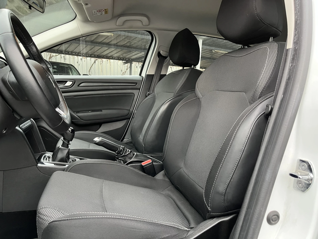 Renault Megane 1.5 dCi 115 к.с 6M/T - автомобили, коли, обяви за нови и употребявани 8