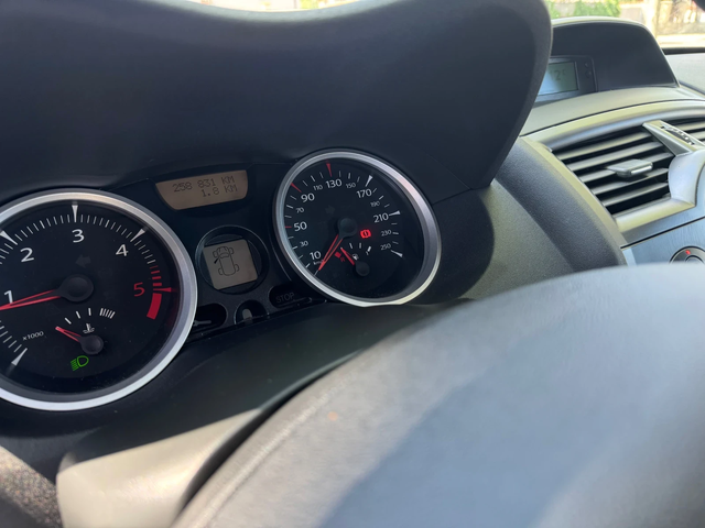 Renault Megane 1.9 DIESEL AUSTRIA - автомобили, коли, обяви за нови и употребявани 13