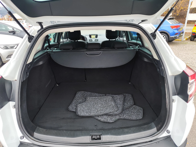 Renault Megane SPORTOUR* 1.5DCi* LED* EURO6B* NAVI* - автомобили, коли, обяви за нови и употребявани 13