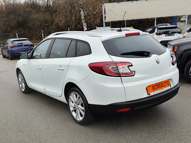 Renault Megane SPORTOUR* 1.5DCi* LED* EURO6B* NAVI* - автомобили, коли, обяви за нови и употребявани 4