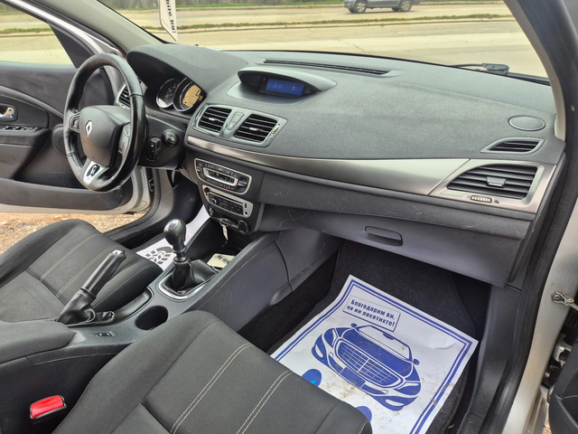 Renault Megane 1.5DCI 110K.S - автомобили, коли, обяви за нови и употребявани 9