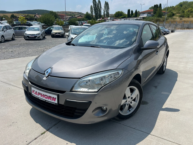 Renault Megane 1.9d - автомобили, коли, обяви за нови и употребявани 0