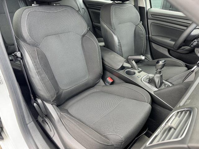 Renault Megane 1.5DCi - автомобили, коли, обяви за нови и употребявани 10