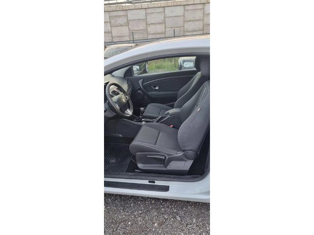 Renault Megane - автомобили, коли, обяви за нови и употребявани 9