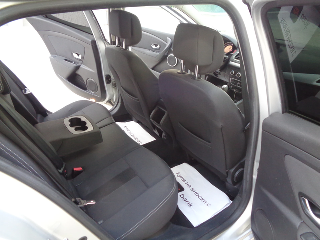 Renault Megane 1.5dCI-110-NAVI-LIZING - автомобили, коли, обяви за нови и употребявани 11