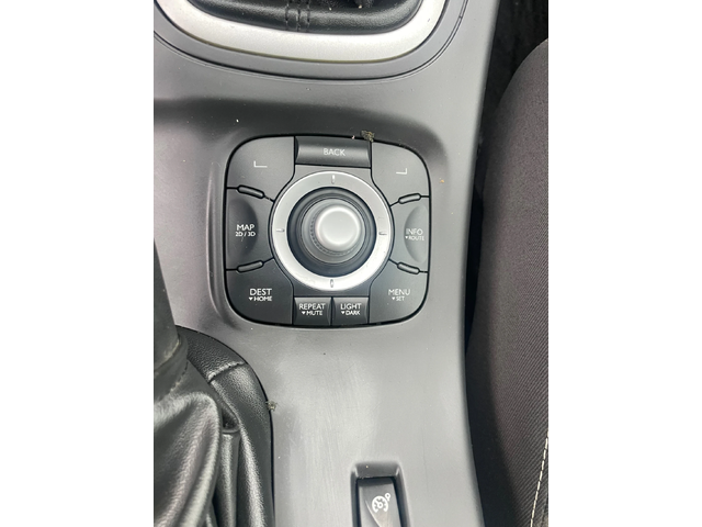 Renault Megane 1.5DCI-110-NAVI-ITALIA - автомобили, коли, обяви за нови и употребявани 12