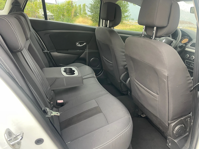 Renault Megane 1.5DCI-110-NAVI-ITALIA - автомобили, коли, обяви за нови и употребявани 9