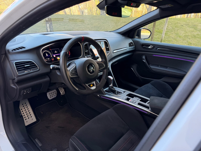 Renault Megane RS / TROPHY / ULTIME - автомобили, коли, обяви за нови и употребявани 8