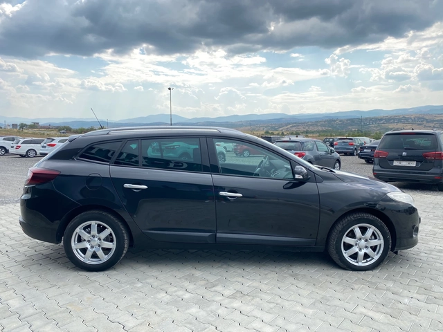 Renault Megane 1.5dci - автомобили, коли, обяви за нови и употребявани 2