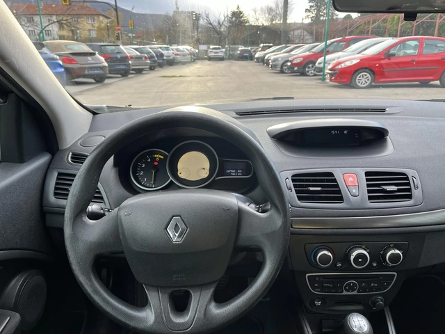 Renault Megane 1.5 DISEL - автомобили, коли, обяви за нови и употребявани 10