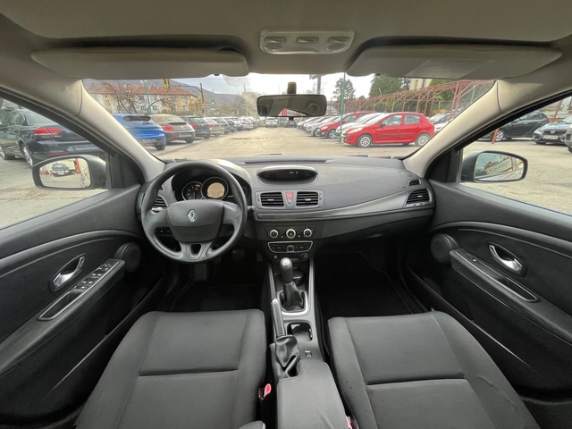 Renault Megane 1.5 DISEL - автомобили, коли, обяви за нови и употребявани 8