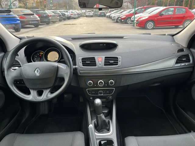 Renault Megane 1.5 DISEL - автомобили, коли, обяви за нови и употребявани 9