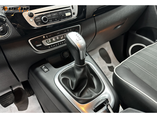Renault Scenic 1.5d 110 к.с./Автомат - автомобили, коли, обяви за нови и употребявани 9