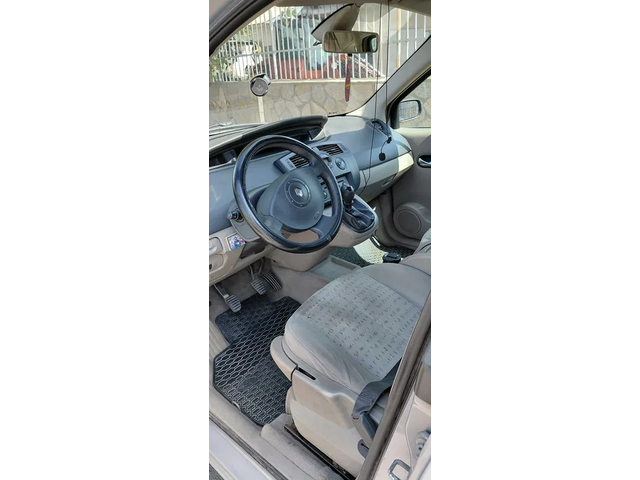 Renault Scenic 1.9 dCi (130 кс) FAP - автомобили, коли, обяви за нови и употребявани 11
