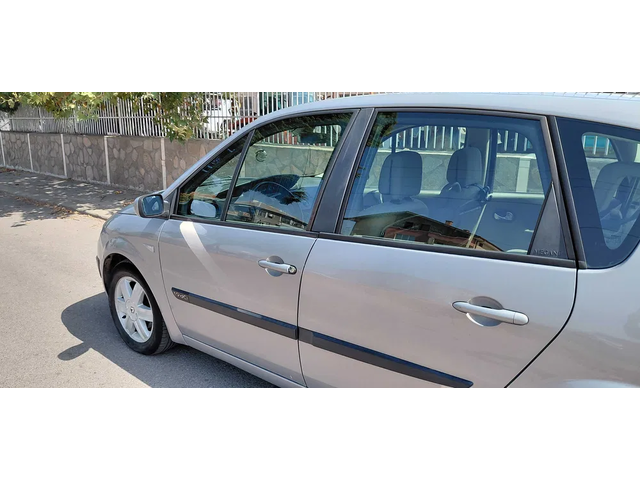 Renault Scenic 1.9 dCi (130 кс) FAP - автомобили, коли, обяви за нови и употребявани 7