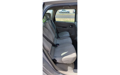 Renault Scenic 1.9 dCi (130 кс) FAP - автомобили, коли, обяви за нови и употребявани 9
