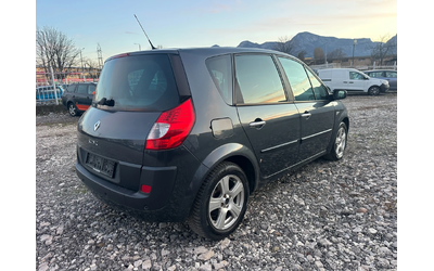 renault-scenic - 4