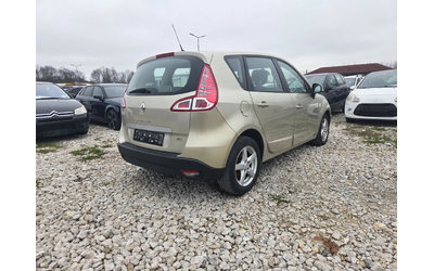 renault-scenic - 4