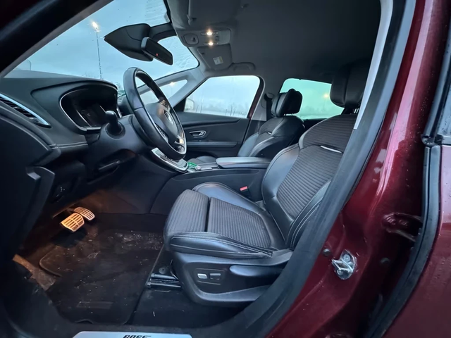 Renault Scenic 1.6dci 160ps Bose Edition - автомобили, коли, обяви за нови и употребявани 10