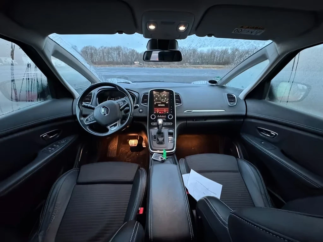 Renault Scenic 1.6dci 160ps Bose Edition - автомобили, коли, обяви за нови и употребявани 13