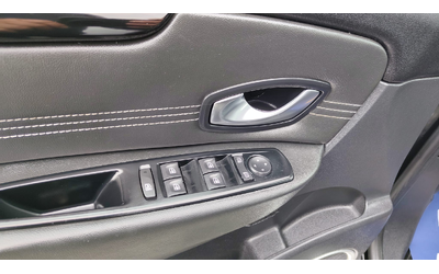 renault-scenic - 5