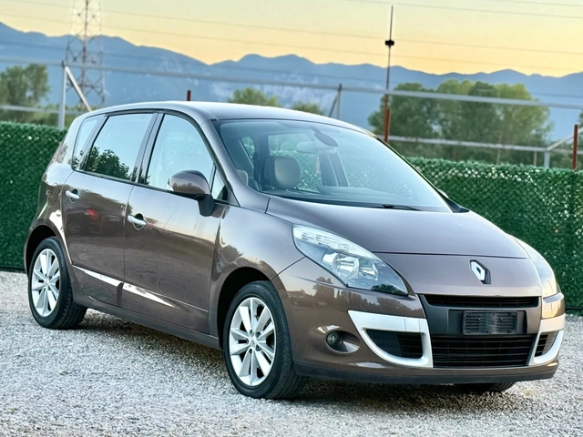 Renault Scenic 1.9DCi //KEYLESS GO* NAVI* ITALY - автомобили, коли, обяви за нови и употребявани 0