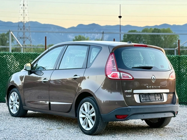 Renault Scenic 1.9DCi //KEYLESS GO* NAVI* ITALY - автомобили, коли, обяви за нови и употребявани 4