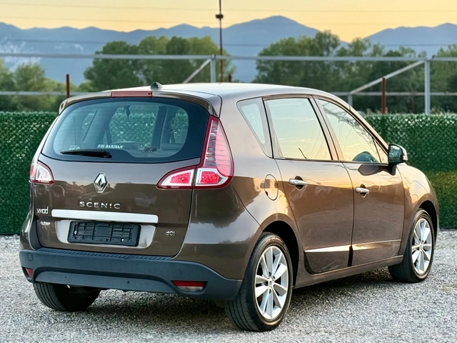 Renault Scenic 1.9DCi //KEYLESS GO* NAVI* ITALY - автомобили, коли, обяви за нови и употребявани 6