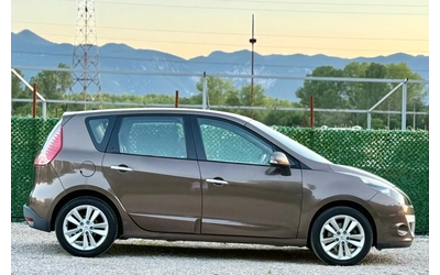 Renault Scenic 1.9DCi //KEYLESS GO* NAVI* ITALY - автомобили, коли, обяви за нови и употребявани 7