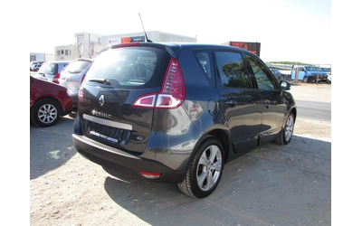 renault-scenic - 4