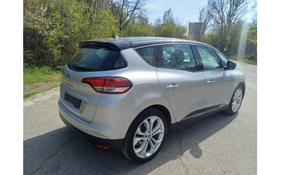 renault-scenic - 4
