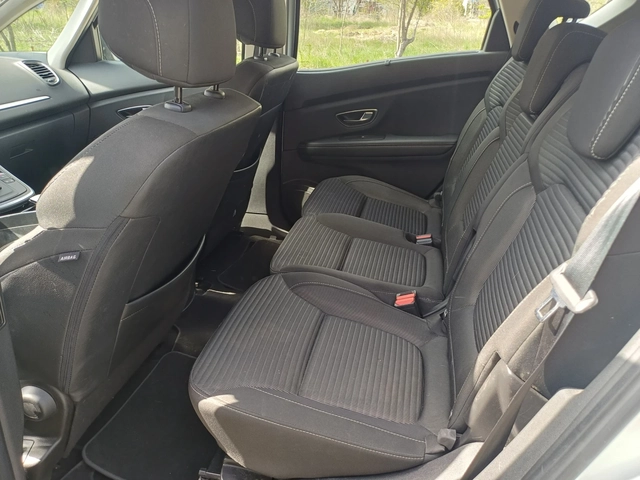 Renault Scenic 1.7 dci - автомобили, коли, обяви за нови и употребявани 9