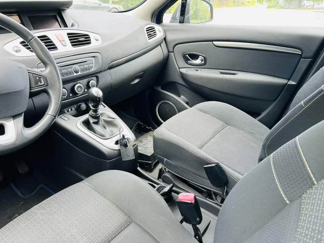 Renault Scenic ТСЕ 130 - автомобили, коли, обяви за нови и употребявани 9