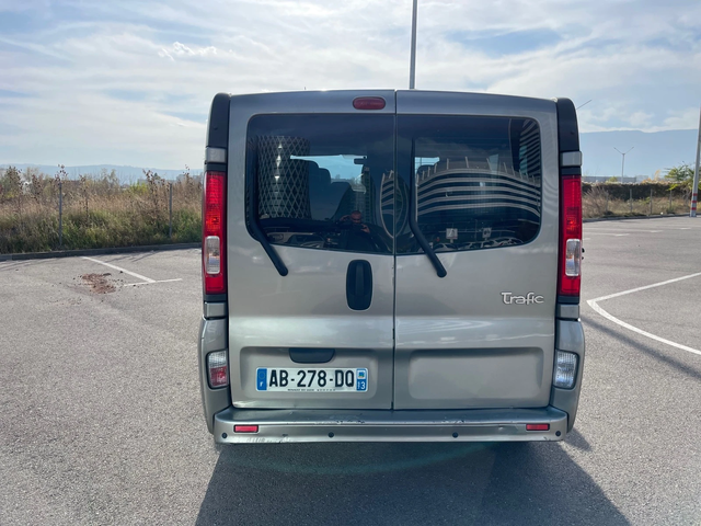 Renault Trafic 2.0dCI-NAVI-9места - автомобили, коли, обяви за нови и употребявани 4