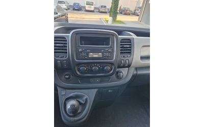 Renault Trafic 1.6 TDI, 125 к.с. КЛИМАТИК - автомобили, коли, обяви за нови и употребявани 8