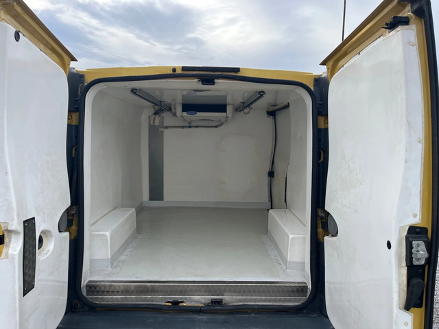 Renault Trafic 1.9DCI - автомобили, коли, обяви за нови и употребявани 7