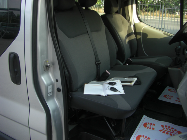 Renault Trafic 2.0dci 6ck. 9MECTA - автомобили, коли, обяви за нови и употребявани 12