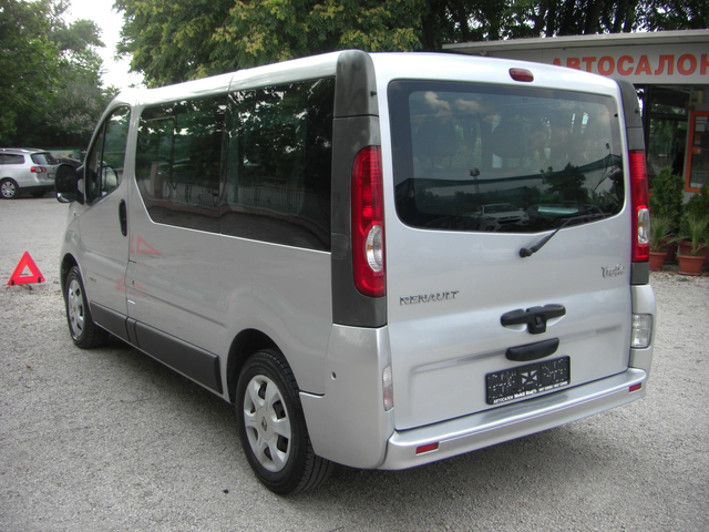 Renault Trafic 2.0dci 6ck. 9MECTA - автомобили, коли, обяви за нови и употребявани 2